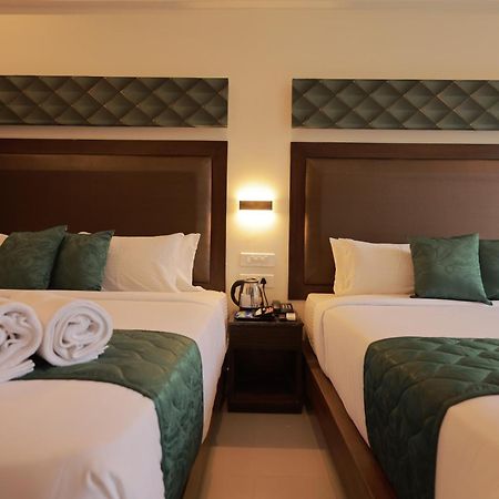 Hotel Aavudai Grand Aralvaimozhi 外观 照片
