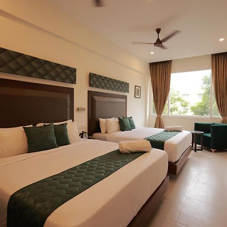 Hotel Aavudai Grand Aralvaimozhi 外观 照片