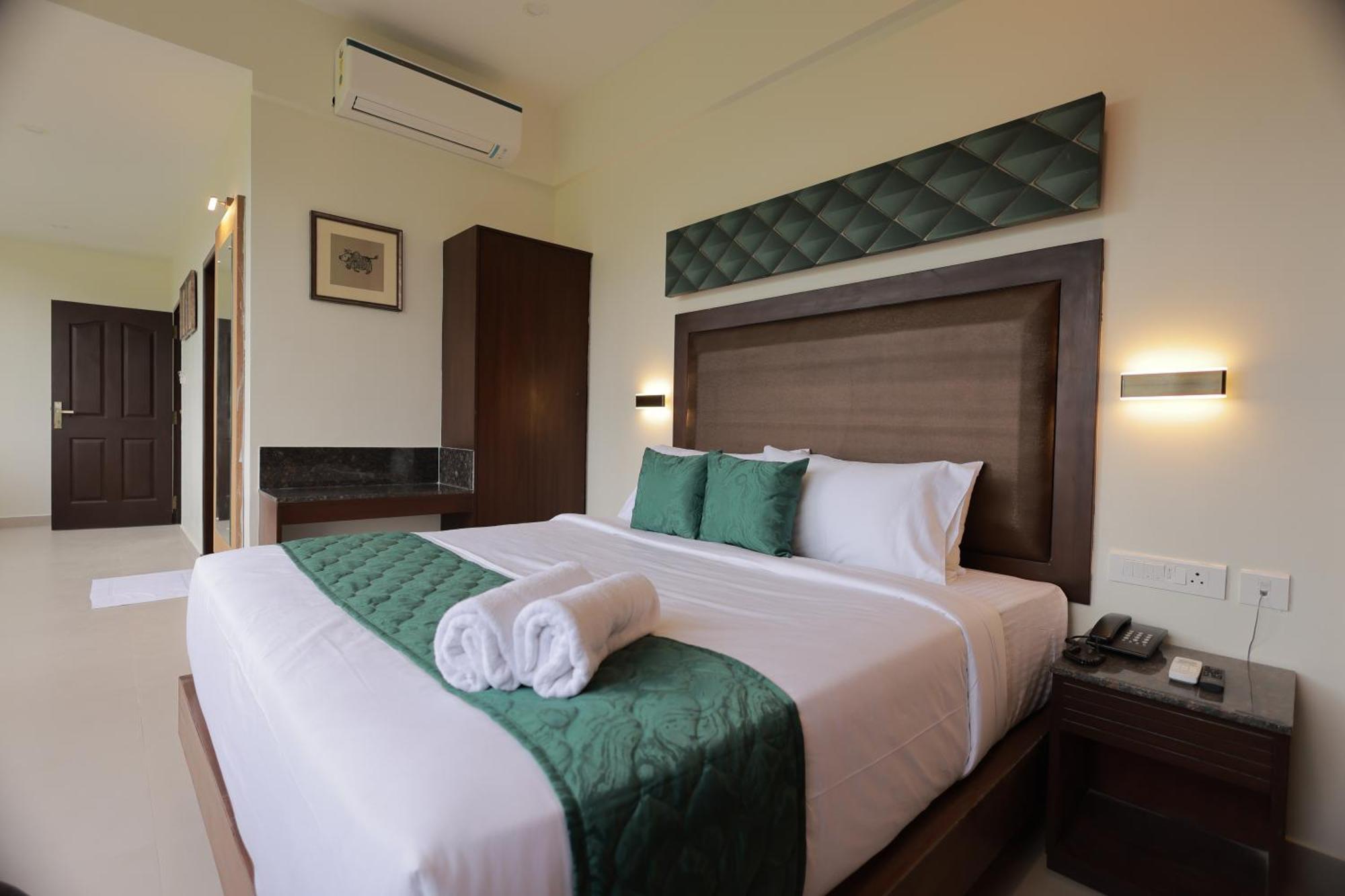 Hotel Aavudai Grand Aralvaimozhi 外观 照片