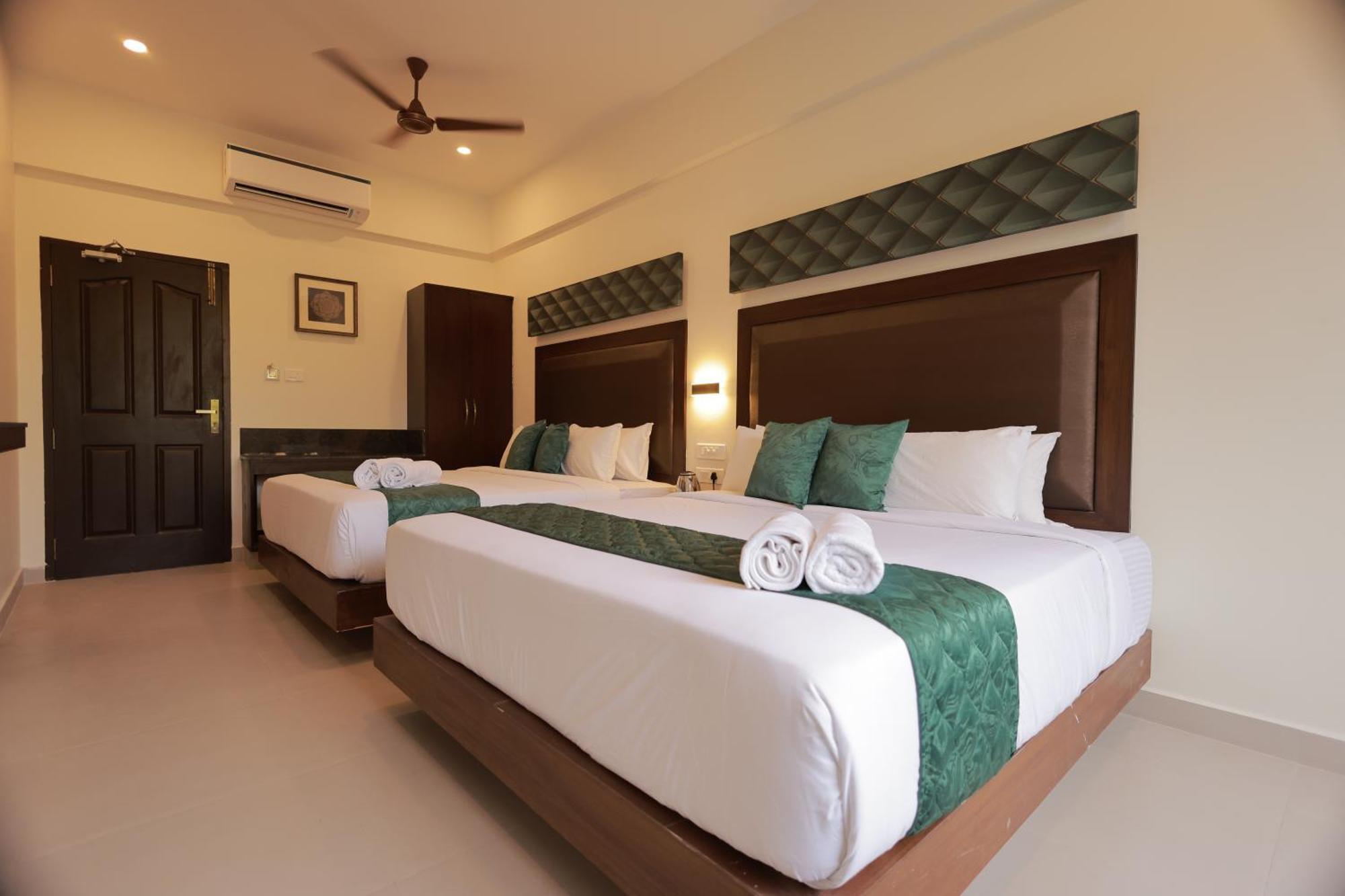 Hotel Aavudai Grand Aralvaimozhi 外观 照片
