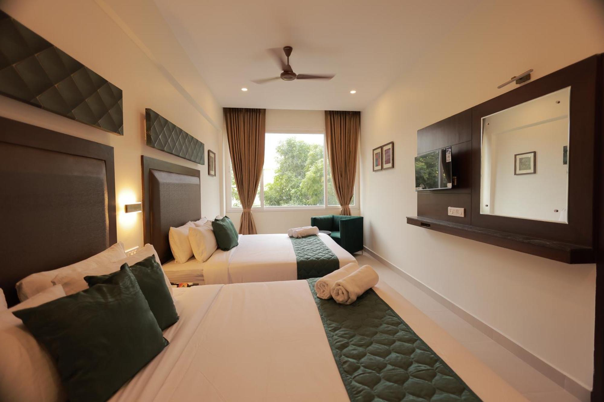 Hotel Aavudai Grand Aralvaimozhi 外观 照片